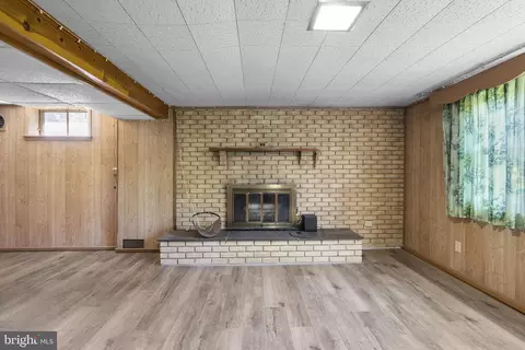 Living - 1415 Stateside Dr, Silver Spring, MD 20903 photo 7 of 7