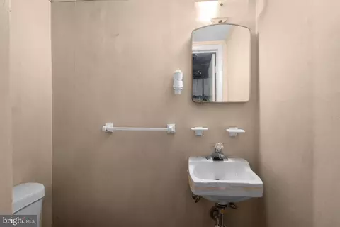 Bath - 1415 Stateside Dr, Silver Spring, MD 20903 photo 3 of 3