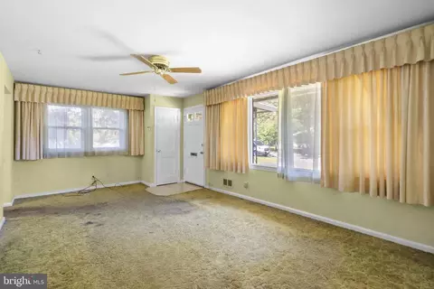 Living - 1415 Stateside Dr, Silver Spring, MD 20903 photo 3 of 7