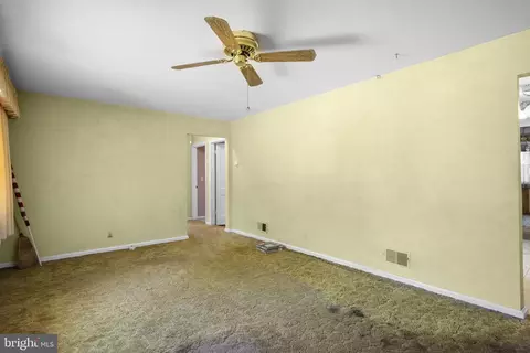 Living - 1415 Stateside Dr, Silver Spring, MD 20903 photo 1 of 7