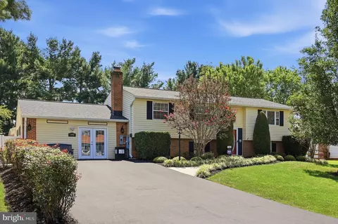 Exterior - 19016 Hempstone Ct, Poolesville, MD 20837 photo 12 of 13