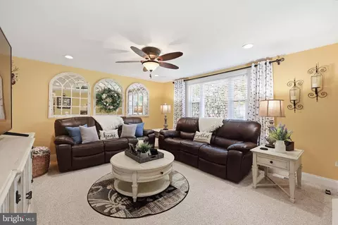 Living - 19016 Hempstone Ct, Poolesville, MD 20837 photo 1 of 3