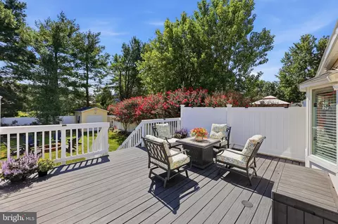 Exterior - 19016 Hempstone Ct, Poolesville, MD 20837 photo 2 of 13