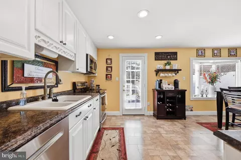 Kitchen - 19016 Hempstone Ct, Poolesville, MD 20837 photo 1 of 7