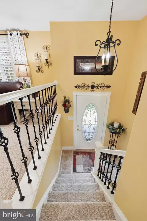 Entry Way - 19016 Hempstone Ct, Poolesville, MD 20837 photo 2 of 8