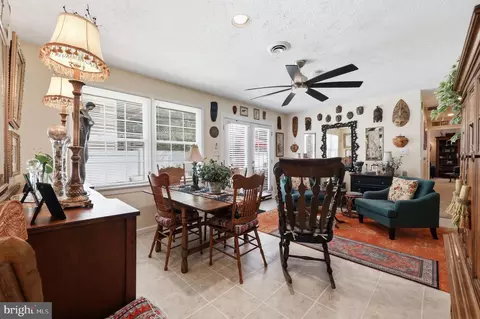 Dining - 19016 Hempstone Ct, Poolesville, MD 20837 photo 5 of 5