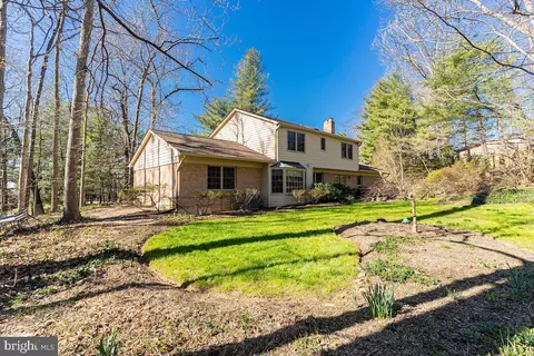 Exterior - 11905 Viewcrest Ter, Silver Spring, MD 20902 photo 12 of 16