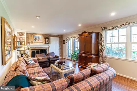 Living - 11905 Viewcrest Ter, Silver Spring, MD 20902 photo 4 of 7