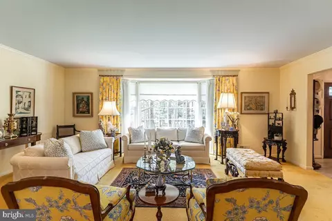 Living - 11905 Viewcrest Ter, Silver Spring, MD 20902 photo 3 of 7