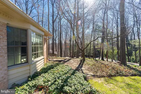 Exterior - 11905 Viewcrest Ter, Silver Spring, MD 20902 photo 15 of 16