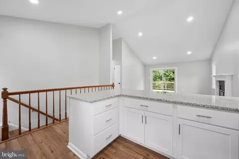 Entry Way - 1106 Rosemere Ave, Silver Spring, MD 20904 photo 9 of 15