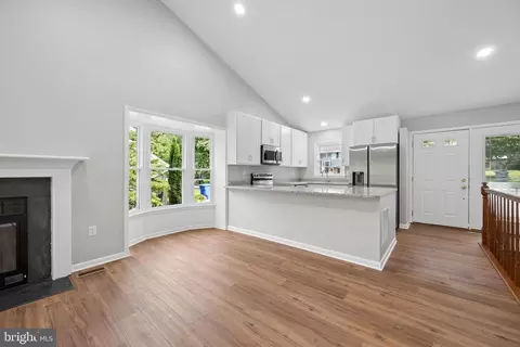Entry Way - 1106 Rosemere Ave, Silver Spring, MD 20904 photo 4 of 15