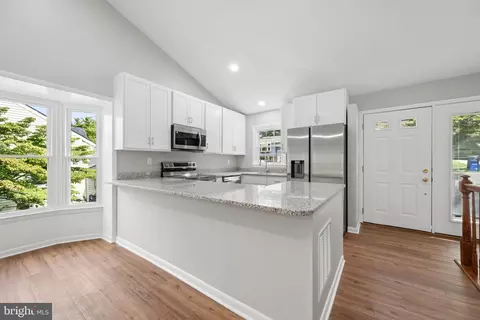 Entry Way - 1106 Rosemere Ave, Silver Spring, MD 20904 photo 6 of 15