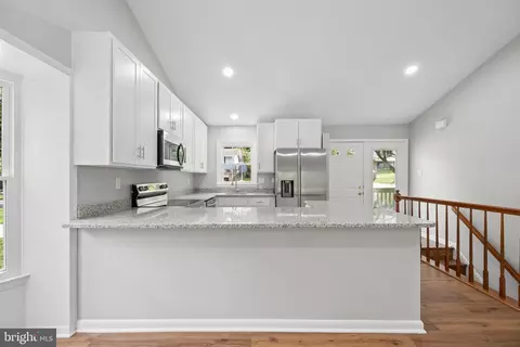 Entry Way - 1106 Rosemere Ave, Silver Spring, MD 20904 photo 8 of 15
