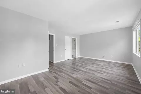 Living - 17445 Hoskinson Rd, Poolesville, MD 20837 photo 13 of 14