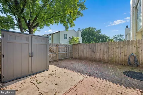 Exterior - 17445 Hoskinson Rd, Poolesville, MD 20837 photo 5 of 13