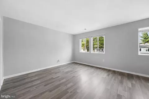 Living - 17445 Hoskinson Rd, Poolesville, MD 20837 photo 14 of 14