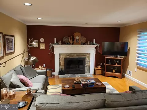 1901 Grayslake Dr, Silver Spring, MD 20906 photo 3