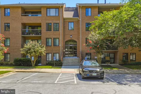 11405 Commonwealth Dr #204, Rockville, MD 20852