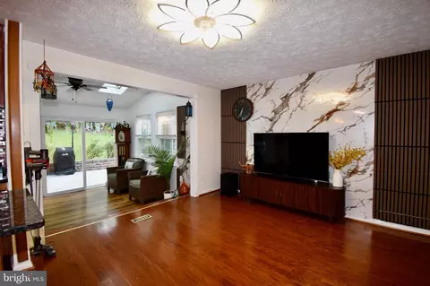 Living - 14434 Twig Rd, Silver Spring, MD 20905 photo 4 of 8
