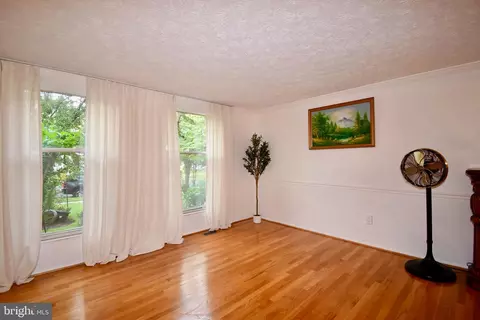 Living - 14434 Twig Rd, Silver Spring, MD 20905 photo 5 of 8