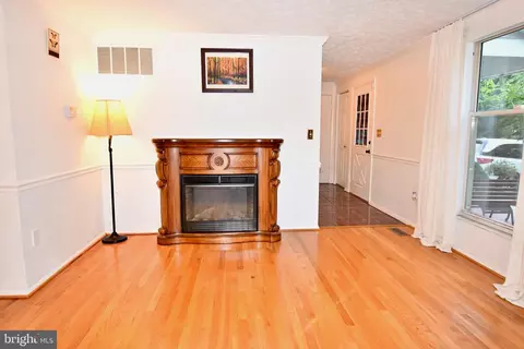 Living - 14434 Twig Rd, Silver Spring, MD 20905 photo 8 of 8