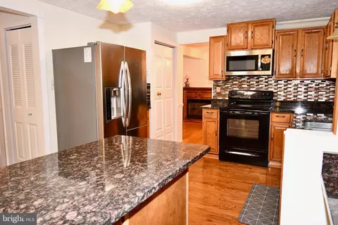 Kitchen - 14434 Twig Rd, Silver Spring, MD 20905 photo 8 of 9