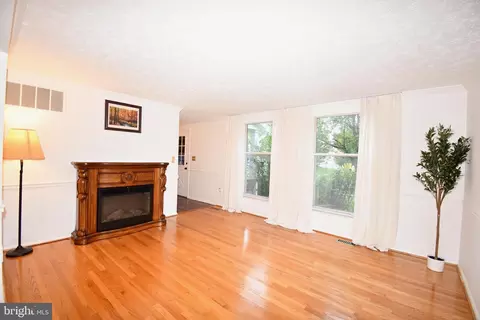 Living - 14434 Twig Rd, Silver Spring, MD 20905 photo 7 of 8