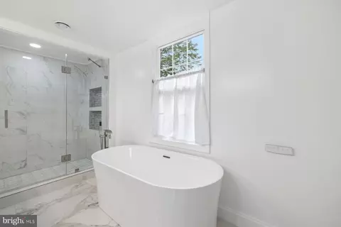 Bath - 13636 Hobart Dr, Silver Spring, MD 20904 photo 2 of 4