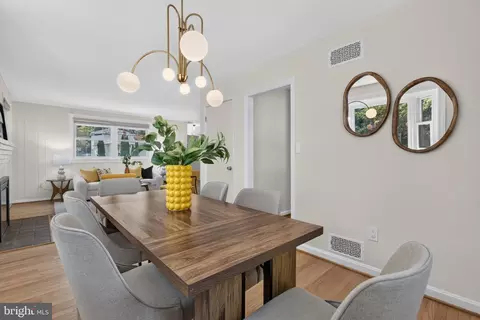 Dining - 4 Cedar Ave, Gaithersburg, MD 20877 photo 3 of 5