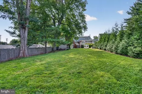 Exterior - 4 Cedar Ave, Gaithersburg, MD 20877 photo 11 of 13