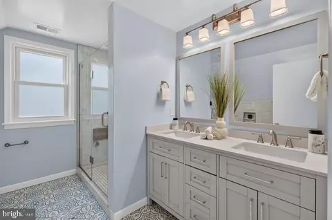 Bath - 4 Cedar Ave, Gaithersburg, MD 20877 photo 4 of 8