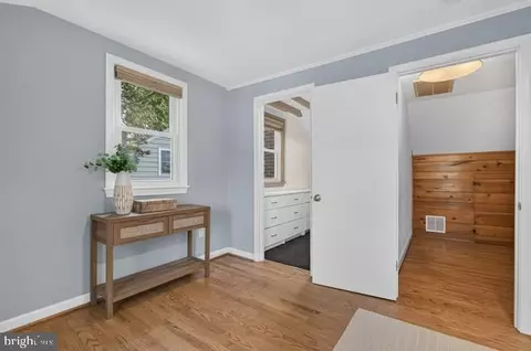 Entry Way - 4 Cedar Ave, Gaithersburg, MD 20877 photo 6 of 7