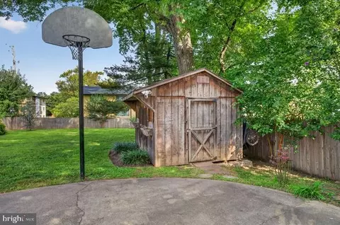 Exterior - 4 Cedar Ave, Gaithersburg, MD 20877 photo 12 of 13
