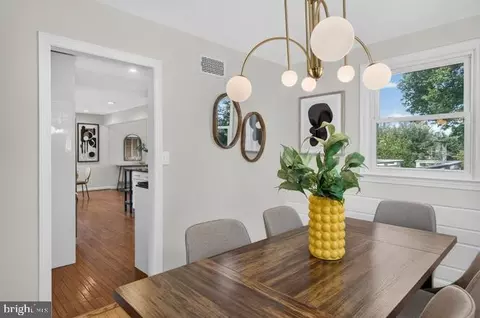 Dining - 4 Cedar Ave, Gaithersburg, MD 20877 photo 4 of 5