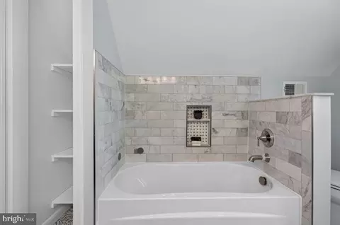 Bath - 4 Cedar Ave, Gaithersburg, MD 20877 photo 7 of 8