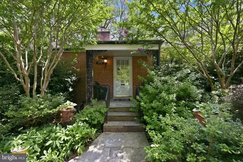 5515 Trent St, Chevy Chase, MD 20815