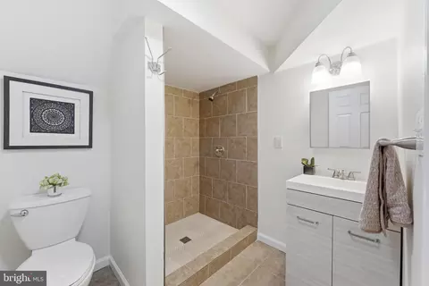 Bath - 1105 Chiswell Ln, Silver Spring, MD 20901 photo 5 of 5