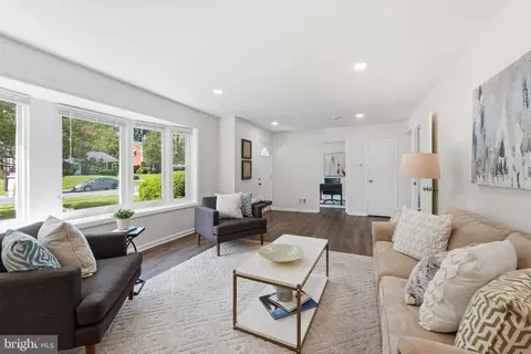 Living - 1105 Chiswell Ln, Silver Spring, MD 20901 photo 1 of 3