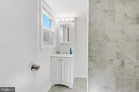 Bath - 1105 Chiswell Ln, Silver Spring, MD 20901 photo 1 of 5