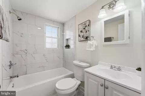 Bath - 1105 Chiswell Ln, Silver Spring, MD 20901 photo 4 of 5