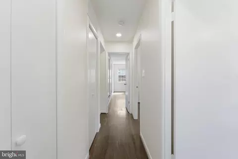 Entry Way - 1105 Chiswell Ln, Silver Spring, MD 20901 photo 7 of 9