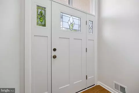 Entry Way - 901 Malta Ln, Silver Spring, MD 20901 photo 1 of 3