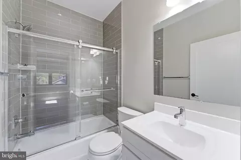 Bath - 611 Mississippi Ave, Silver Spring, MD 20910 photo 4 of 6