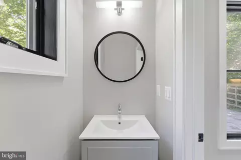 Bath - 611 Mississippi Ave, Silver Spring, MD 20910 photo 1 of 6