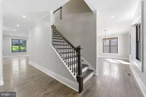 Entry Way - 611 Mississippi Ave, Silver Spring, MD 20910 photo 4 of 10