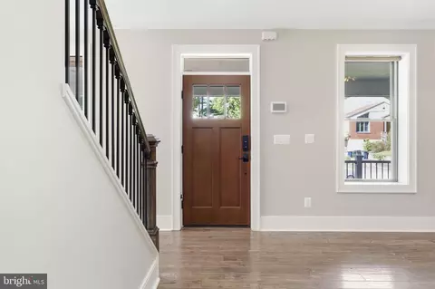 Entry Way - 611 Mississippi Ave, Silver Spring, MD 20910 photo 6 of 10