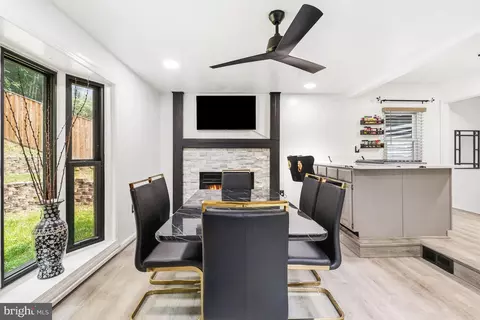 Dining - 4313 Ivy Glen Rd, Silver Spring, MD 20906 photo 2 of 2