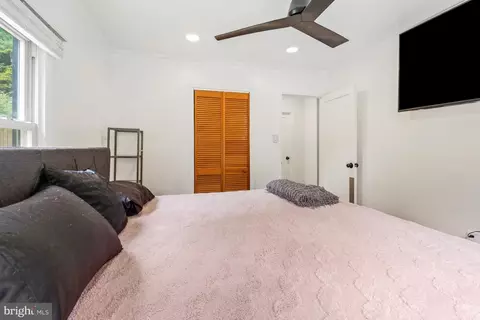 Bedroom - 4313 Ivy Glen Rd, Silver Spring, MD 20906 photo 2 of 4