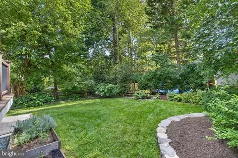 Exterior - 1510 Live Oak Dr, Silver Spring, MD 20910 photo 7 of 11